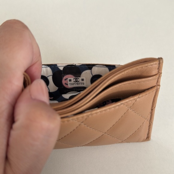 Chanel 19 Card Holder - Picture 4 of 4